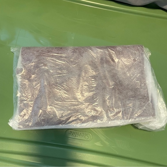 Large Clutch - Picture 2 of 2